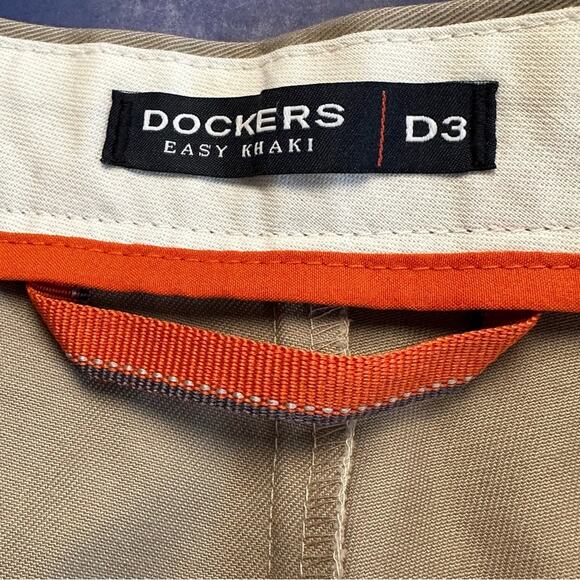 Dockers D3 Classic Fit Easy Khaki Tan Flat Front Pants Mens 36 34 Preppy - Picture 10 of 12